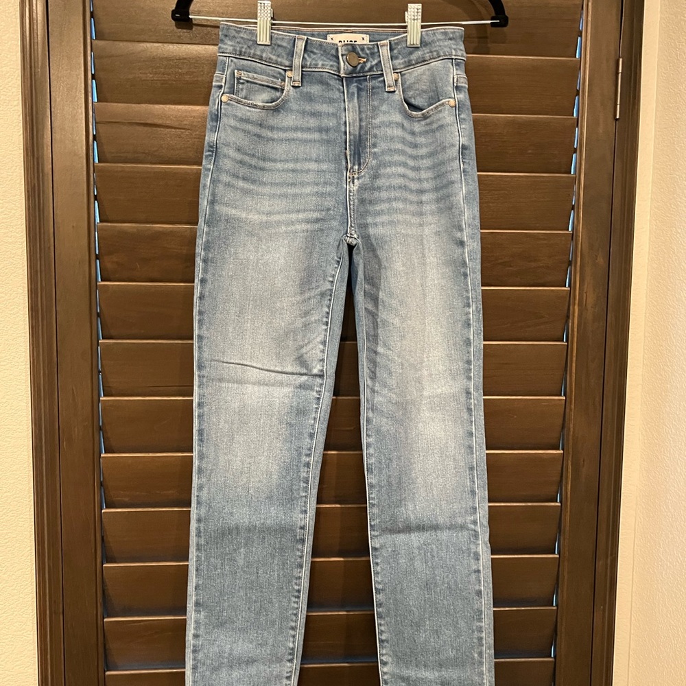 Paige Hoxton Slim Crop